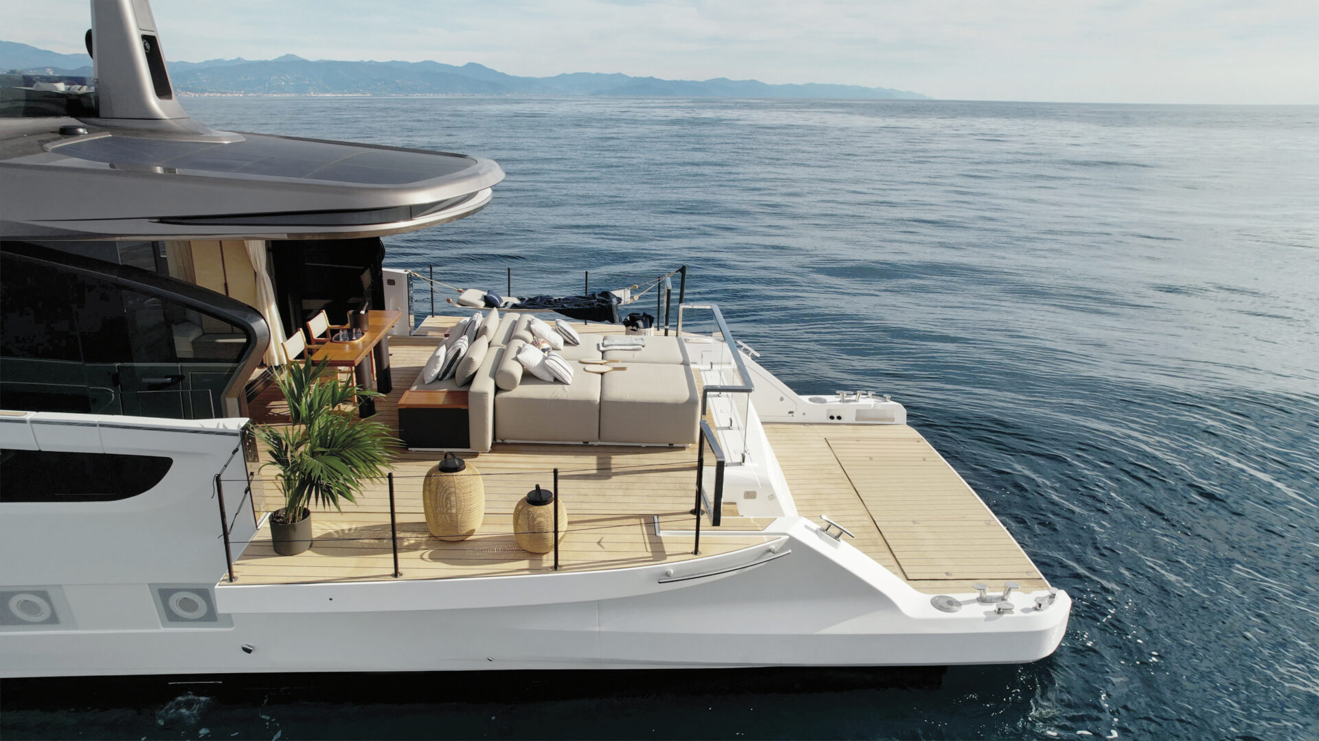 Azimut Seadeck 7 - Exteriors