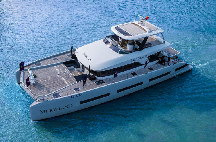 Thue du thuyen hai than Lagoon 78