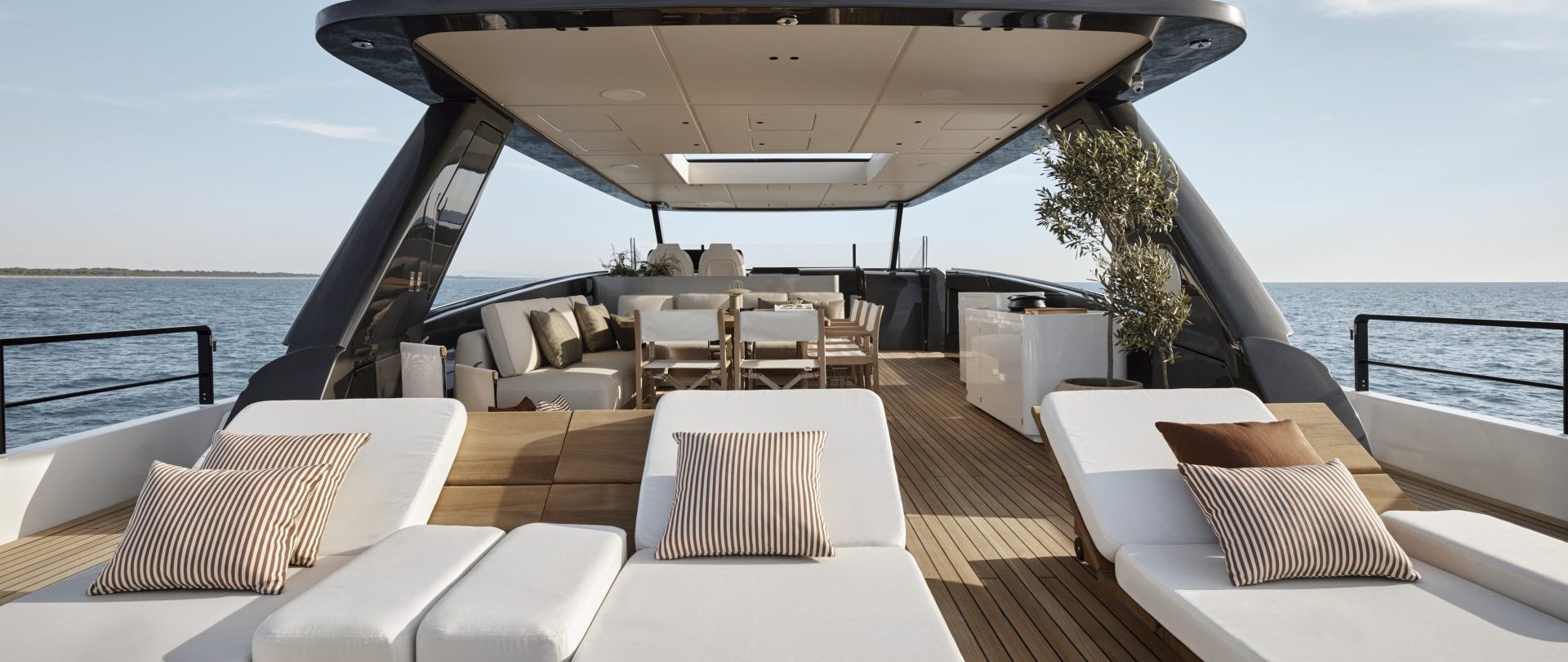 AZIMUT MAGELLANO 27M