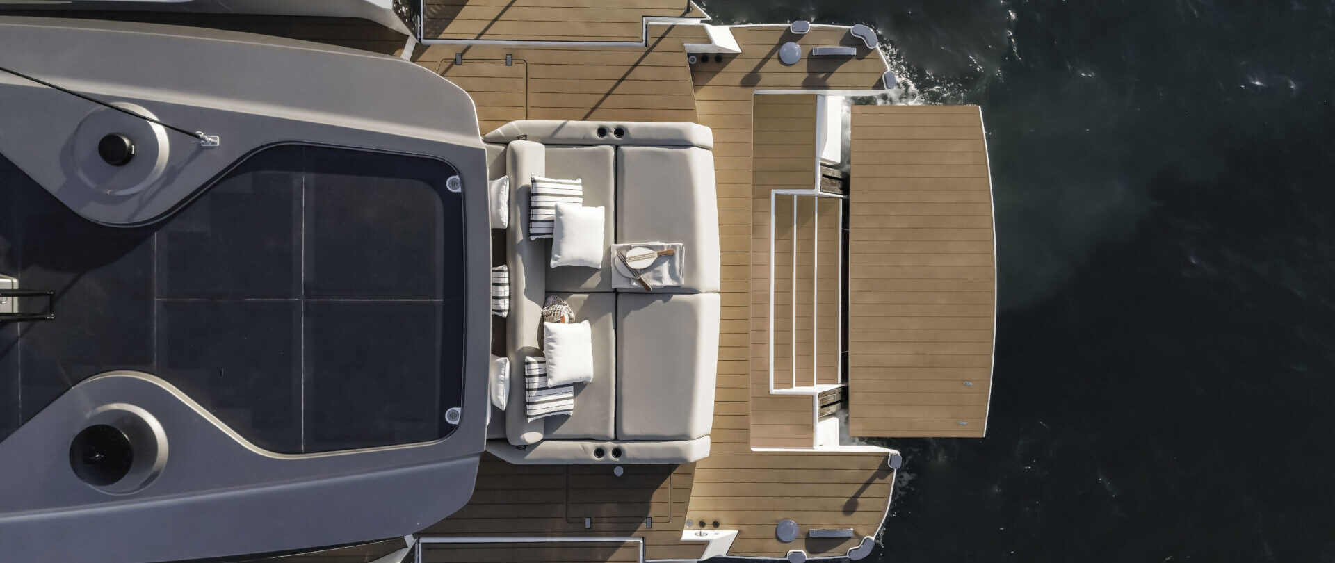 Azimut Seadeck 6 Fund Island